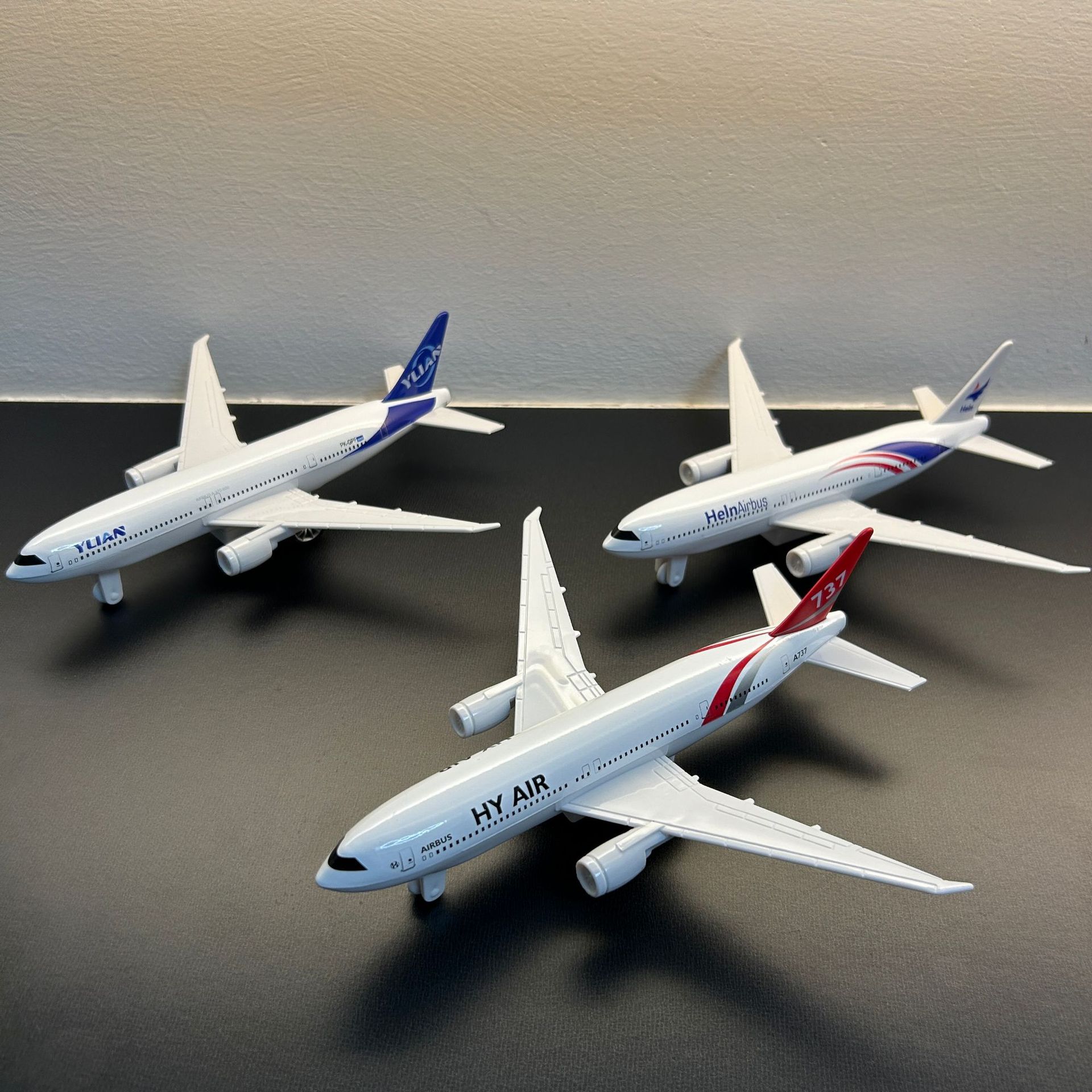 Kids Toys Supplier - ミニチュア航空モデル子供のおもちゃシミュレーション合金航空機プルバック乗客モデル飛行機コレクション男の子のおもちゃ