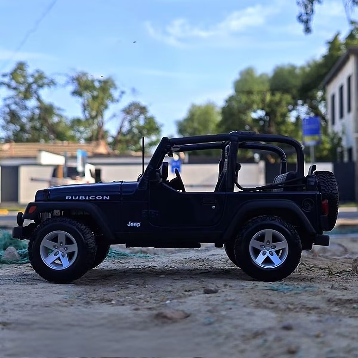 Maisto 1:18 ジープラングラールビコン合金車モデル - Kids Toys Jeep のレビューと価格
