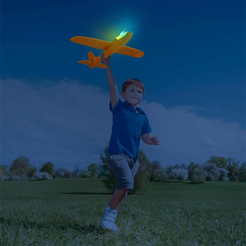 電動泡飛行機グライダー手投げ飛行機 LED ライト付き自動飛 - Kids Toys Review のレビューと価格