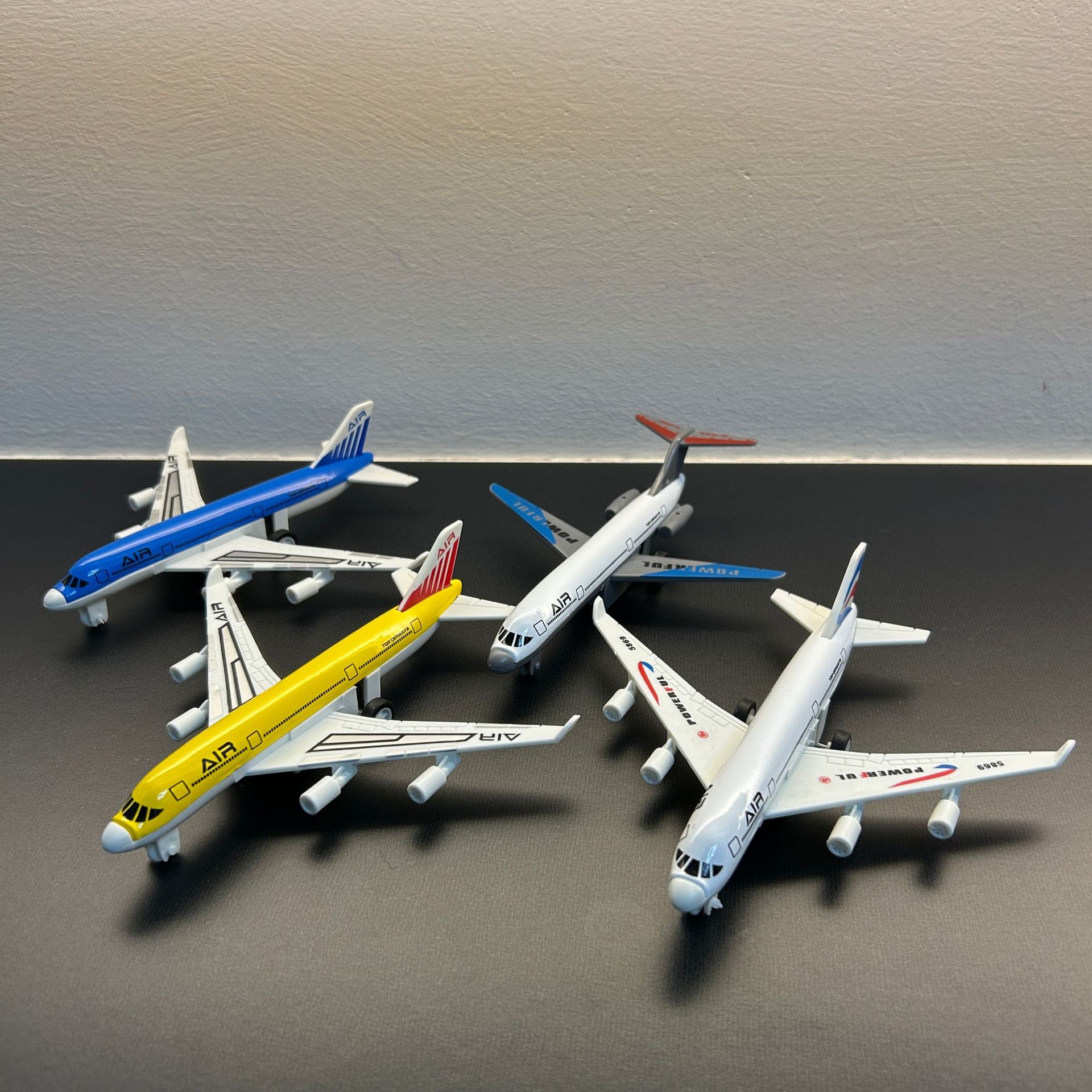 ミニチュア航空モデル子供のおもちゃシミュレーション合金航空機 - Kids Toys Supplier のレビューと価格