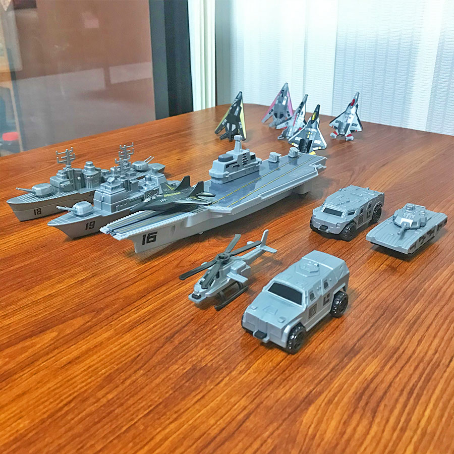 装甲車両ユニットタンク、ヘリコプター、空母、バトルクルーザー - Kids Toys Review のレビューと価格