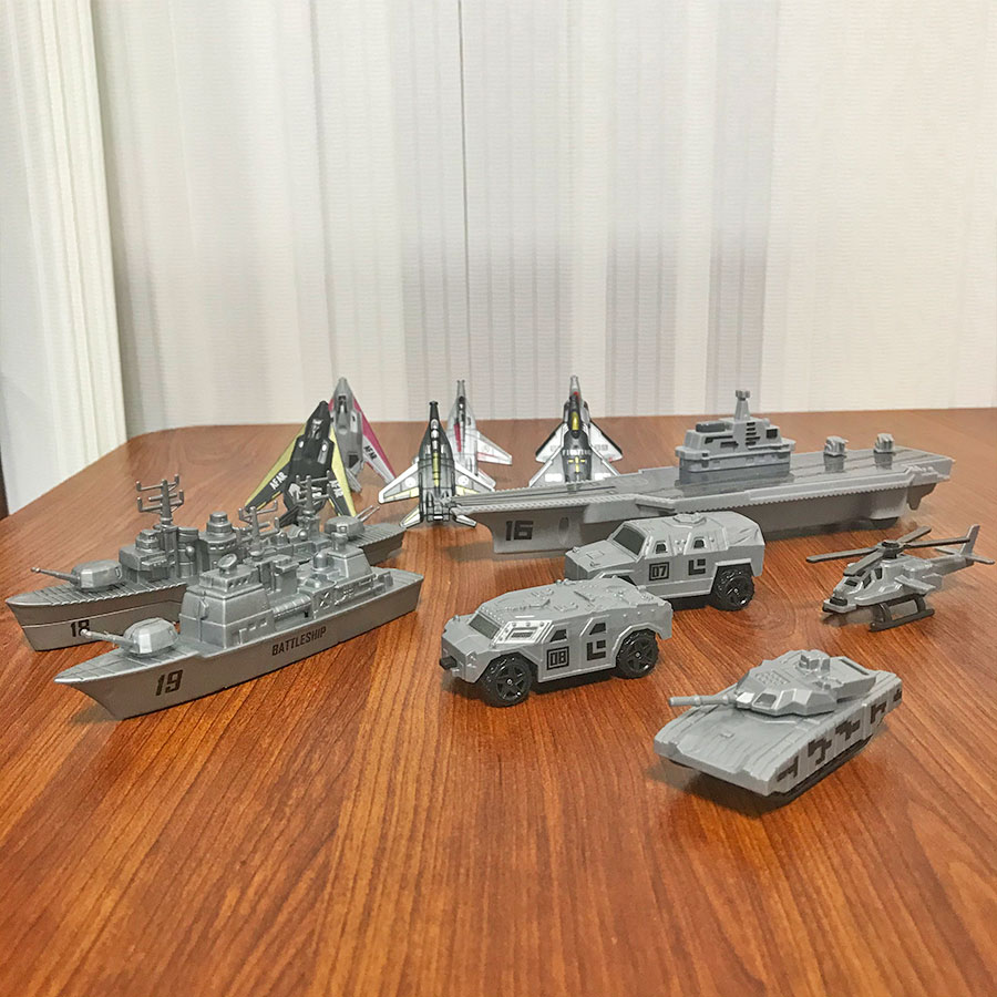 装甲車両ユニットタンク、ヘリコプター、空母、バトルクルーザー - Kids Toys Review のレビューと価格