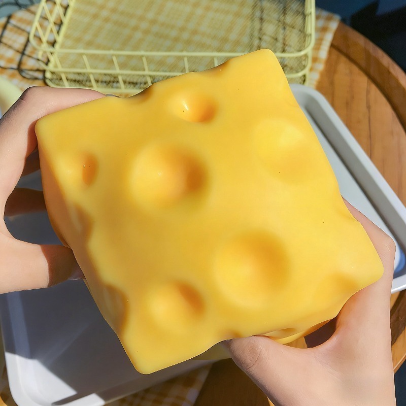 @ダークイエローチーズキューブストレスボール、ゆっくり形状変 - Kids Toys Yellow のレビューと価格
